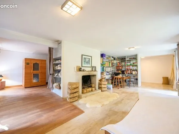Propriété 8 pièces 289 m²