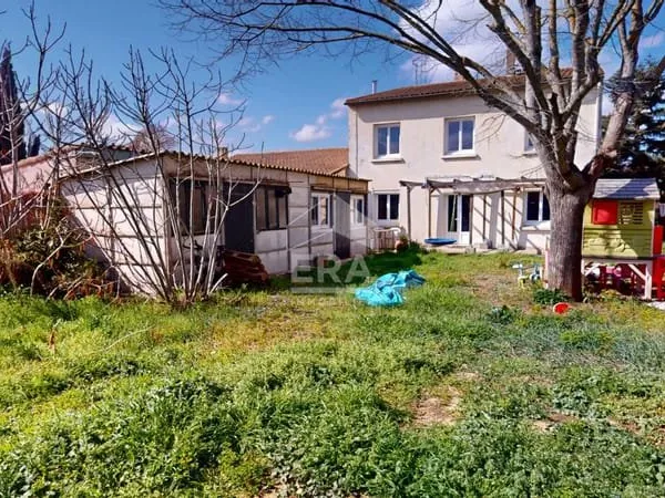 Maison à rénover ? 171 m² ? Jardin 570 m² ? Quartier calme et prisé