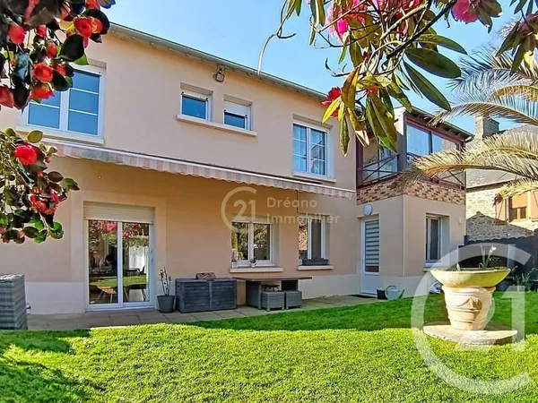Maison 8 pièces 182 m²