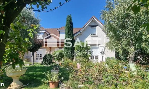 Maison 10 pièces 253 m²