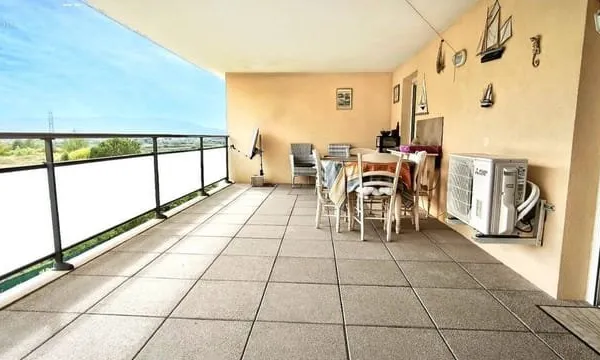 Beau 3p / dernier etage / asc / parking / garage