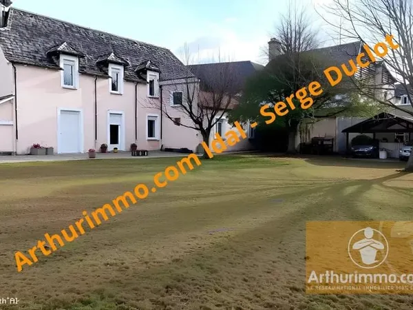 Villa de 129 m² avec jardin, studio indépendant et piscine chauffée