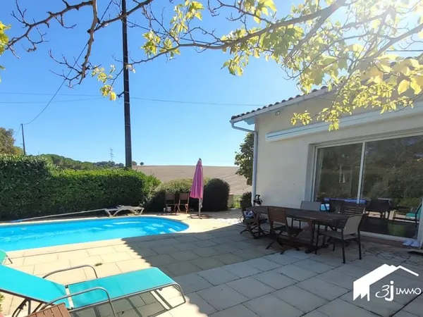 Beaumont-sur-Lèze Maison avec vue panoramique 360o et pisc