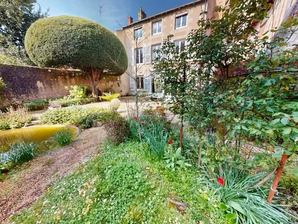 Maison de caractère 1850 - Poitiers Cathédrale -Grand Jardin