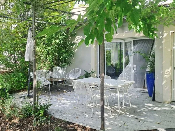 Maison familiale 147 m² flanc de colline côté Ardèche - Sud Valence - 3 ch. + bureau + pièce indép. 