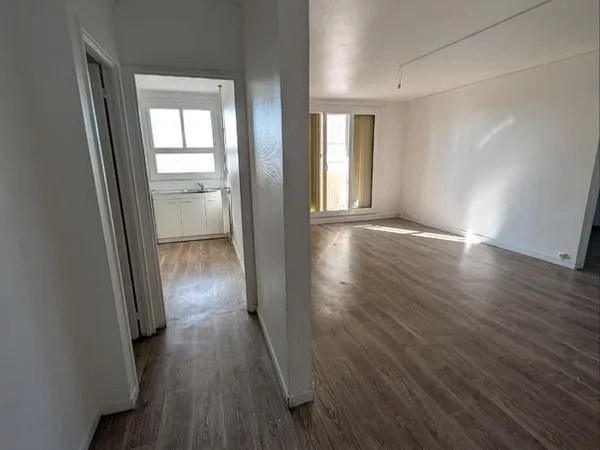 À SAISIR 3 pièces lumineuses avec balcons, Cave + Parking - Résidence en pleine valorisation