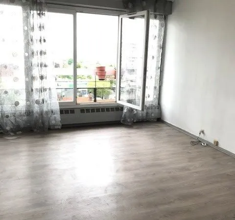 STUDIO EN LOCATION VIDE - 25 m² - 6ème étage avec Balcon