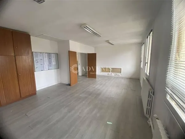 Bureau 120 m²