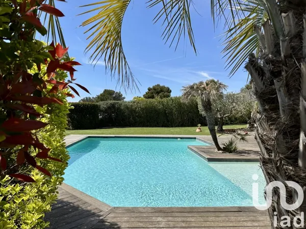 Maison 9 pièces 225 m²