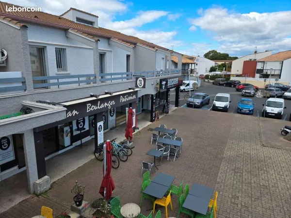 Appartement f2 impeccable 30m² + balcon 12m² avec commodité commerce sur place / disponible immédiat