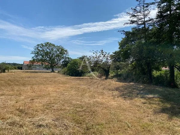 Terrain constructible 617 m²