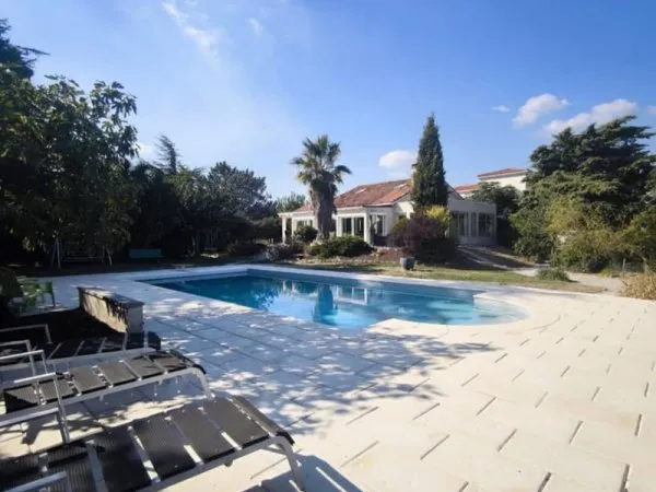 Villa 7 pièces 228 m²