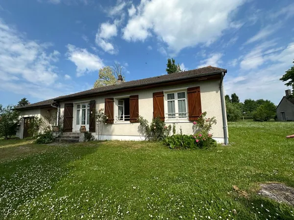 Pavillon à rénover à 10 mn de ST AMAND MONTROND