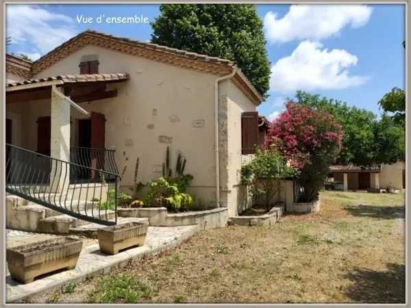 Lectoure, aux portes du village, ensemble immobilier de 324 m² habitables, répartis sur deux niveaux