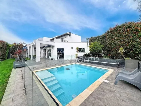 Villa 6 pièces 170 m²