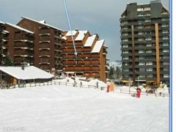 Ideal SKI Location Cave Bonascre