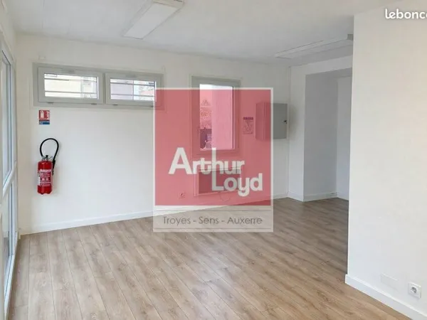 LOCAL COMMERCIAL 74 m² TROYES