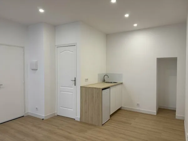 Bureau et espace de travail Vente Tours  22m² 67000€