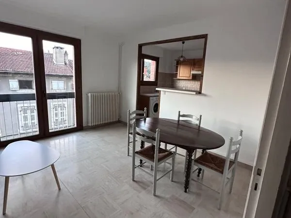 T3 meublé lumineux, 2 chambres - parking possible