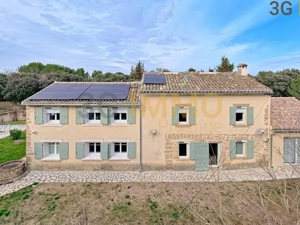 Maison 9 pièces 280 m²