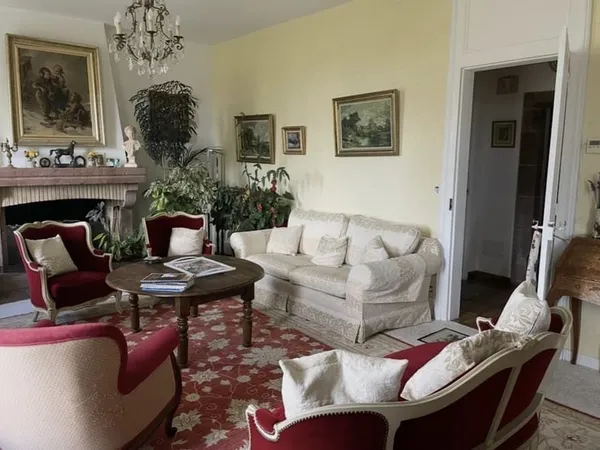 MAISON DE CARACTÈRE 180 M2 À 10 MINUTES DE RODEZ LA LOUBIÈRE
