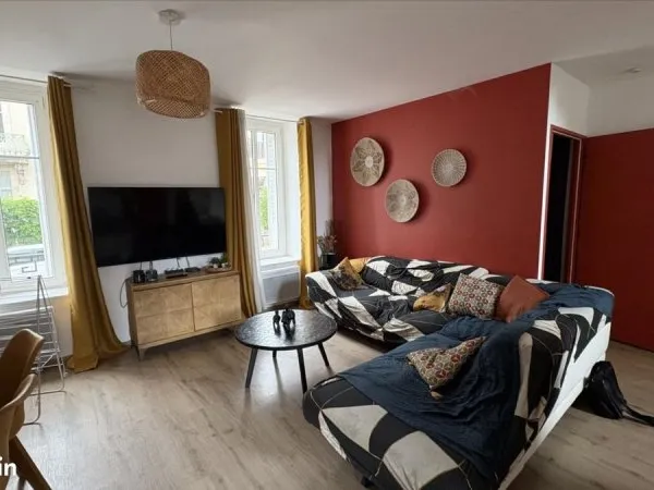 Studio 1 pièce 45 m²