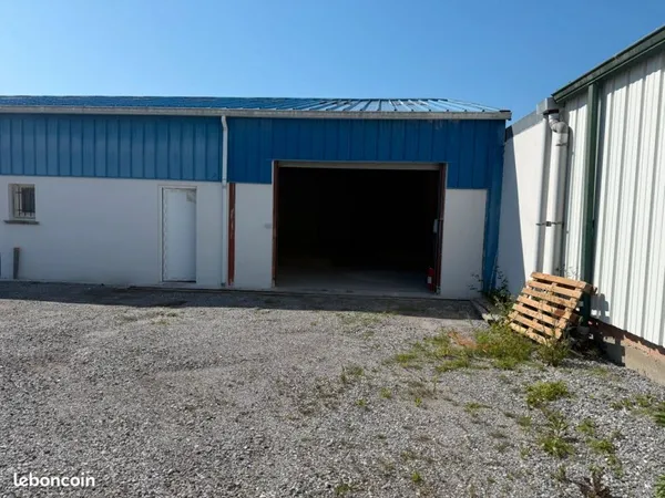 Local professionnel 150m2