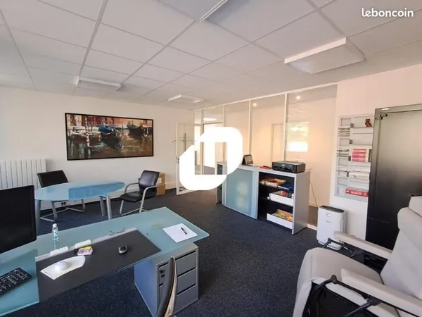 Bureaux 93 m²