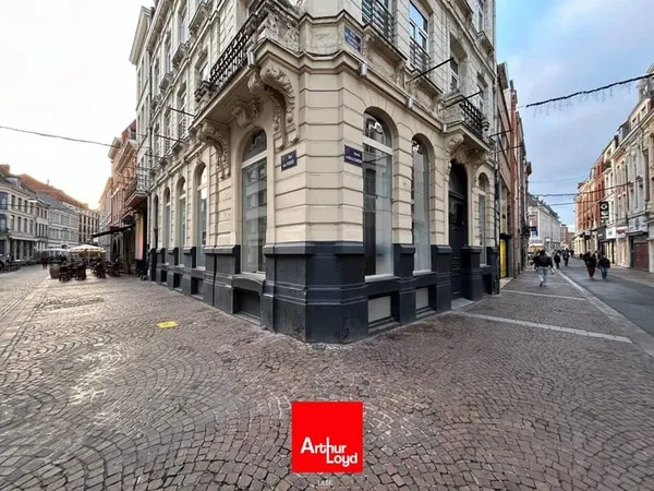 Local commercial 200 m²