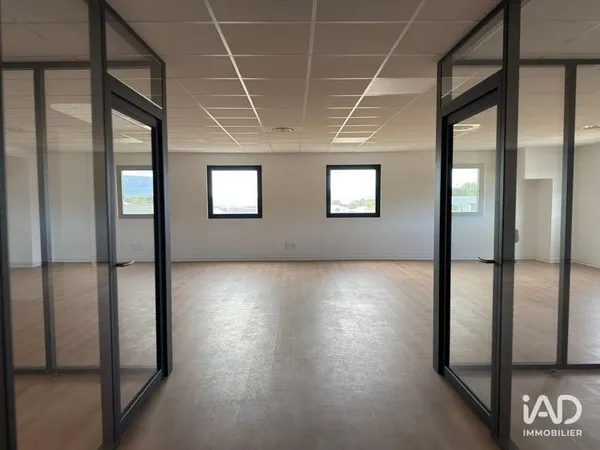 Immeuble commercial 155 m²