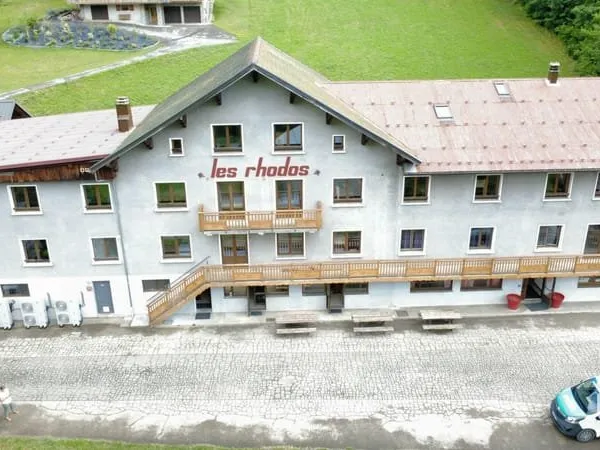 Local commercial 4 pièces 1235 m²