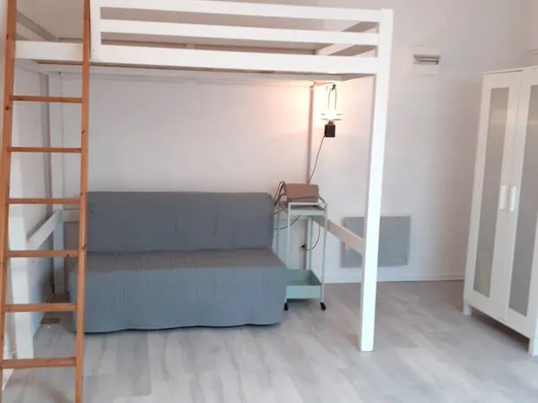 Grand studio avec mezzanine
