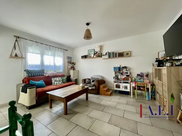 Bel appartement T3 entièrement rénové - vendu avec garage et