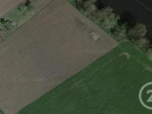 Terrain 2495 m²