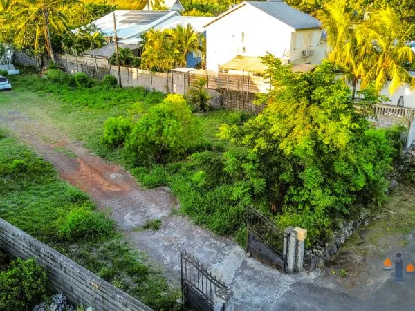 Terrain 800 m²