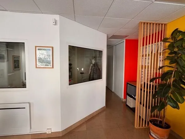 A LOUER - LOCAL COMMERCIAL 60 M² HYPER CENTRE VILLE PROXIMITE GARE BREST