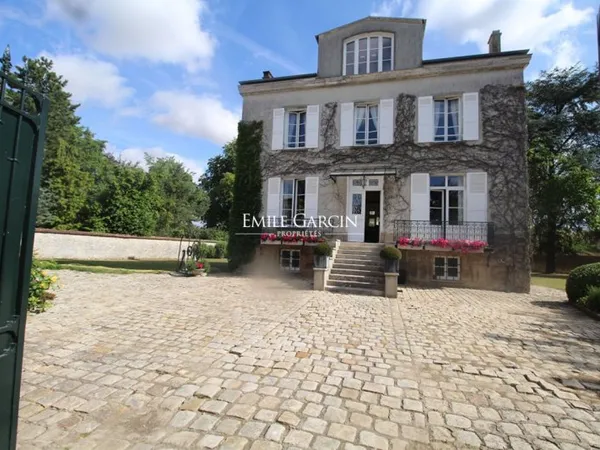 A Vendre - Vaux le Pénil - Seine et Marne- Maison Bourgeoise du XIX et ses écuries