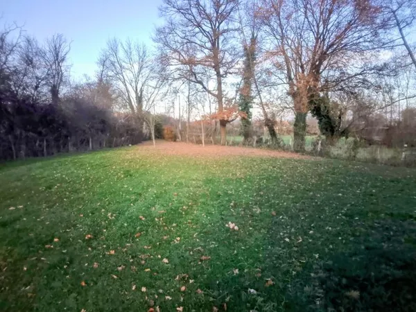 Terrain à bâtir Vente Saint-Paul-d'Uzore  781m² 78000€