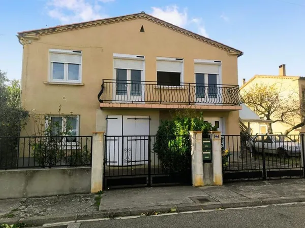 Maison avec 2 logements À Vendre + jardin + garage
