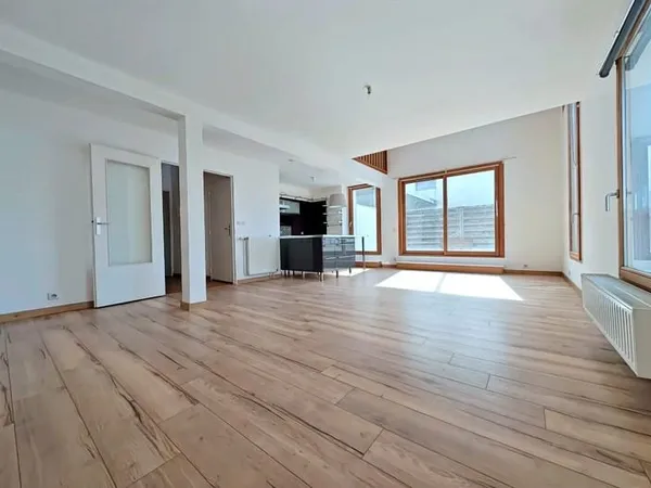 TOURS DEUX LIONS, bel appartement en duplex au dernier étage av