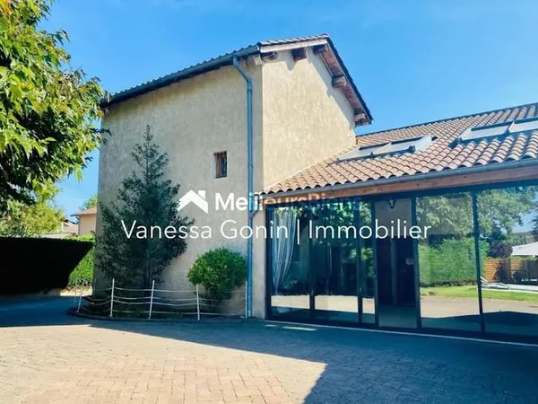 Maison 7 pièces 250 m²