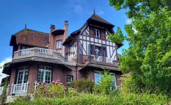 Villa 10 pièces 307 m²