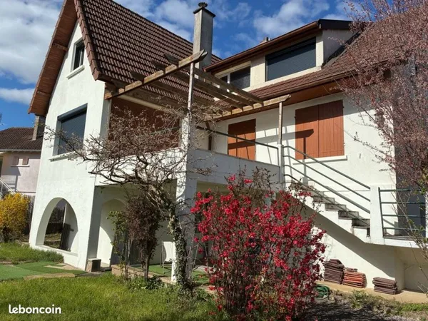 RARE à Macon - Maison familiale atypique 188m2 + studio indépendant - quartier recherché