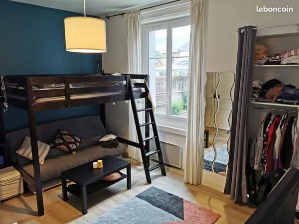 Beau T1 bis de 26m², loué meublé, en plein centre de Tours, quartier Prébendes
