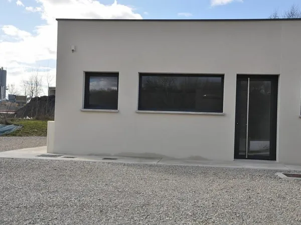 Local commercial de 52 m² à LARNAUD