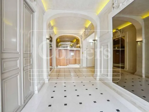 Bureaux 544 m²