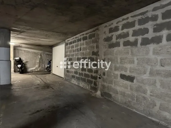 Parking 12 m²