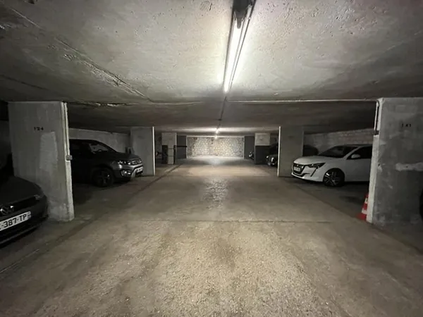 Parking / box Montrouge 12 m2