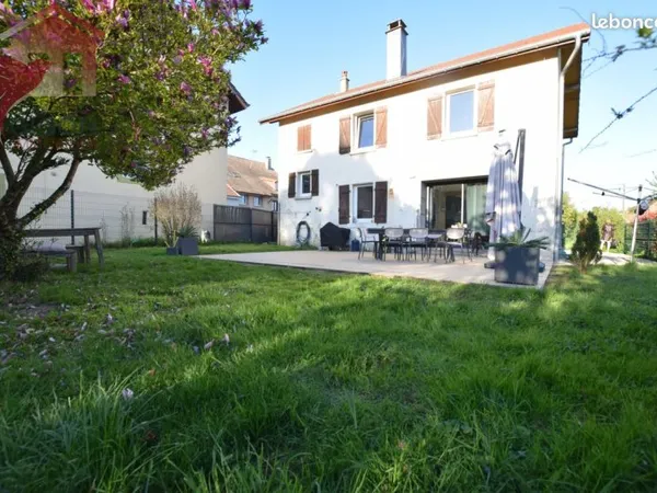 Maison 6 pièces 140 m²