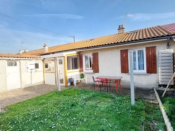 Maison dans quartier résidentiel